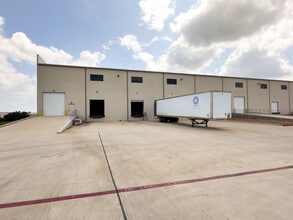15408 Long Vista Dr, Austin, TX for lease Building Photo- Image 2 of 24