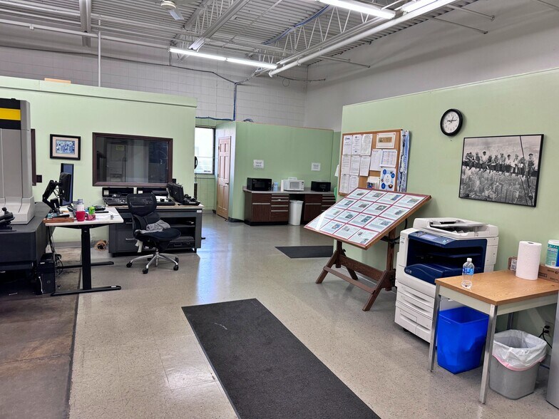 5191 27th Ave, Rockford, IL à louer - Photo intérieure - Image 2 de 13