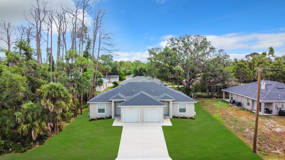 2112 Dorion St, Port Charlotte, FL for sale - Primary Photo - Image 1 of 1