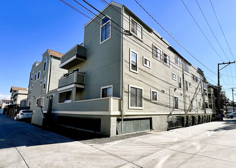 311-313 E Pine St, Santa Ana, CA à vendre - Photo du bâtiment - Image 2 de 29