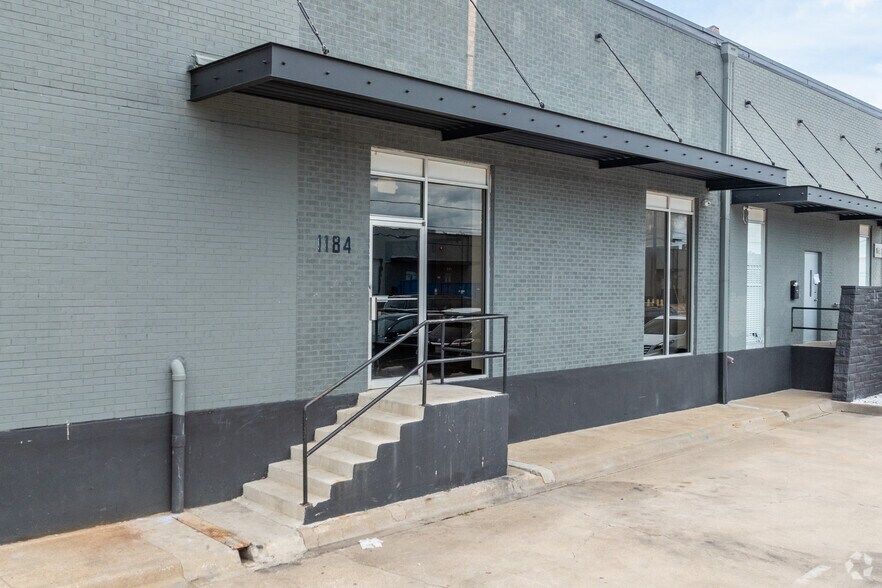 1174-1188 Quaker St, Dallas, TX à louer - Photo du bâtiment - Image 3 de 6