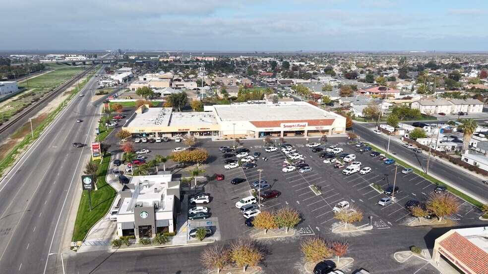 1426 High St, Delano, CA à louer - Vidéo sur l’inscription commerciale - Image 3 de 9