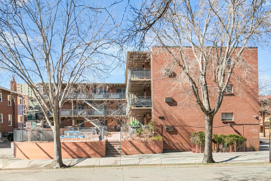 1085 Pearl St, Denver, CO à vendre - Photo du bâtiment - Image 2 de 20
