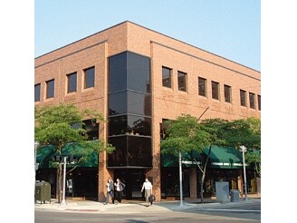 625 E Liberty St, Ann Arbor, MI à louer - Photo du bâtiment - Image 2 de 17