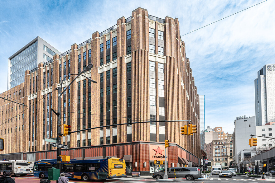 179-181 Livingston St, Brooklyn, NY for lease - Primary Photo - Image 1 of 5