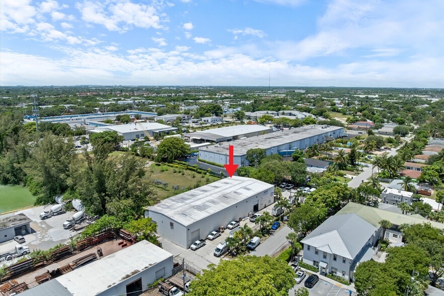 120 Southridge Rd, Delray Beach, FL for sale - Building Photo - Image 2 of 12