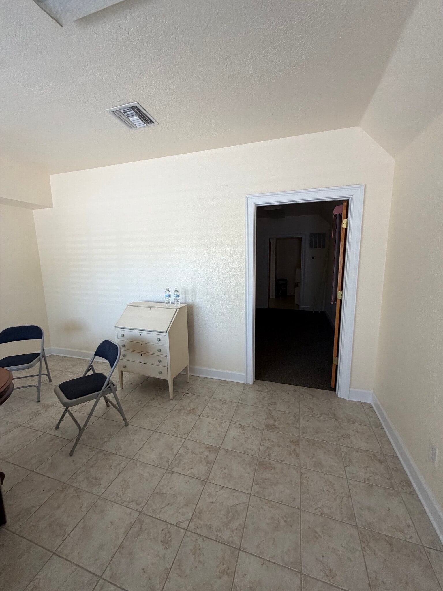 36 Tropic Blvd W, Largo, FL for lease Interior Photo- Image 1 of 4
