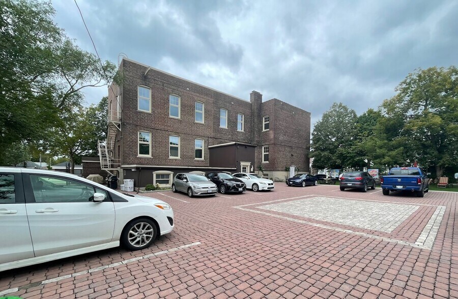 80 Birmingham St, Toronto, ON à louer - Photo du bâtiment - Image 3 de 12