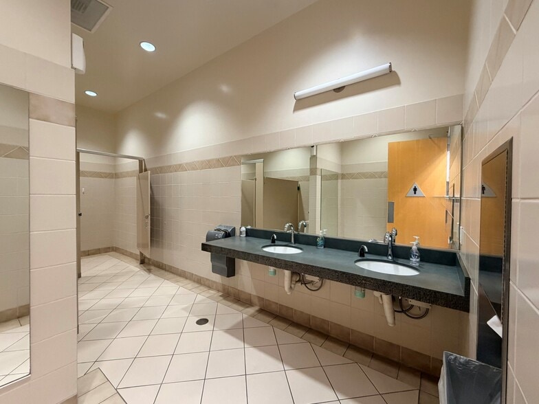 1278-1280 Reamwood Ave, Sunnyvale, CA for lease - Building Photo - Image 2 of 10