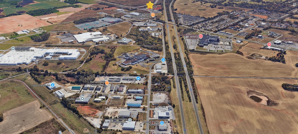 1050 International Blvd, Clarksville, TN for lease - Building Photo - Image 2 of 7