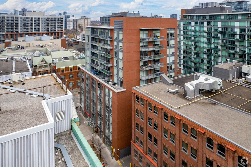 317 Adelaide St E, Toronto, ON à louer - Photo du bâtiment - Image 3 de 3