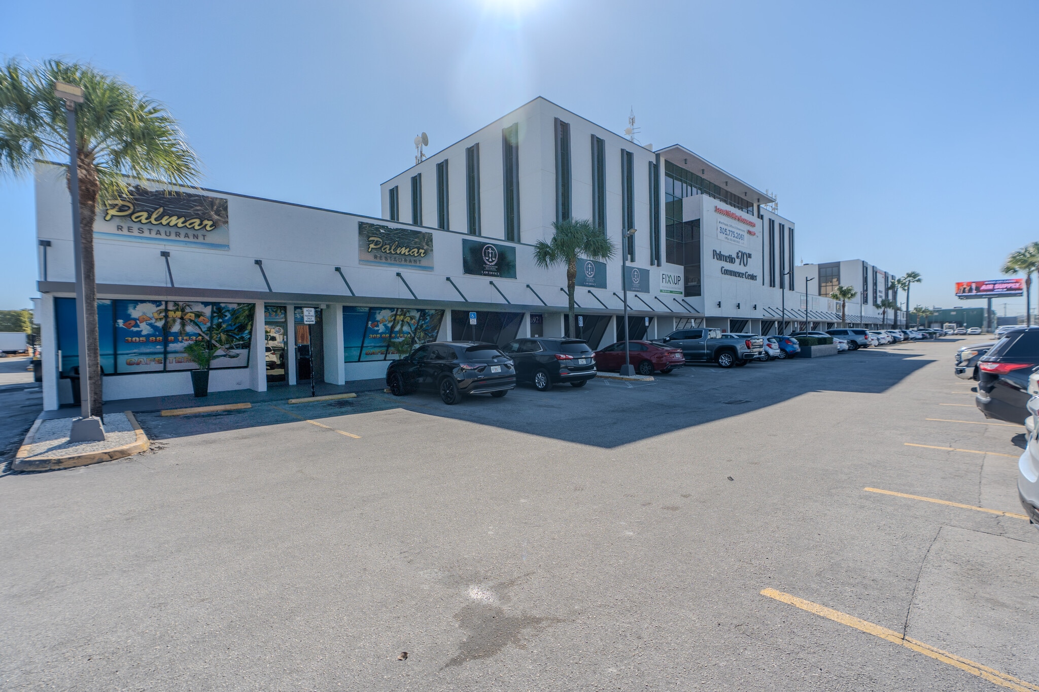 7506-7560 NW 70th St, Miami, FL for lease Primary Photo- Image 1 of 72