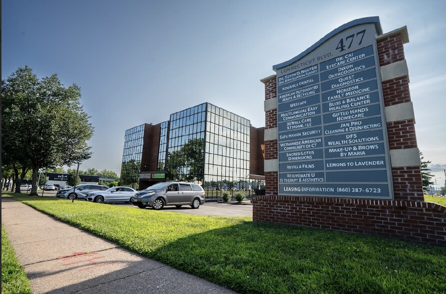 477 Connecticut Blvd, East Hartford, CT for lease - Building Photo - Image 1 of 27