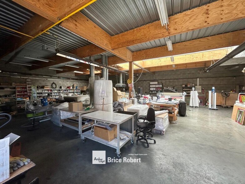 10 Avenue Docteur Schweitzer, Meyzieu for lease - Building Photo - Image 2 of 4