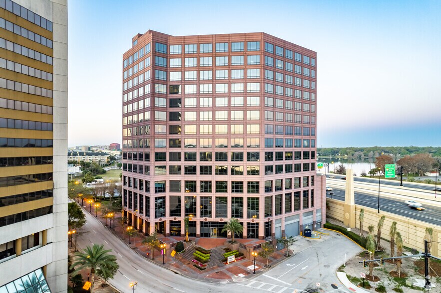 1000 Legion Pl, Orlando, FL à louer - Photo du bâtiment - Image 2 de 8