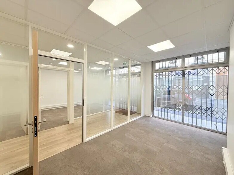Office in Paris for sale - Building Photo - Image 3 of 17