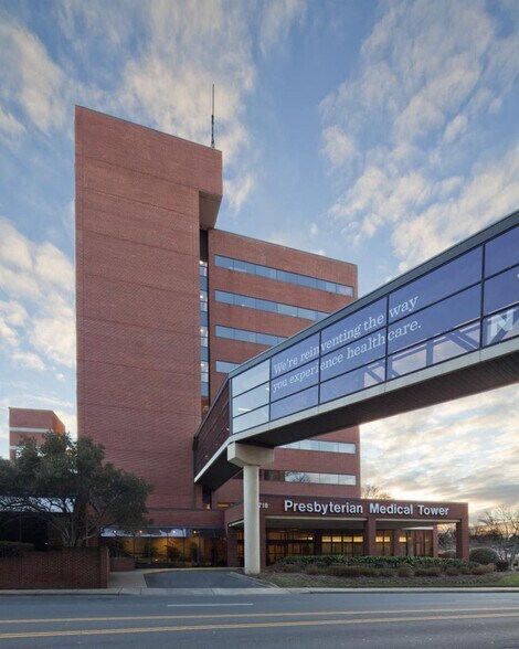 1718 E 4th St, Charlotte, NC à louer - Photo du bâtiment - Image 3 de 9