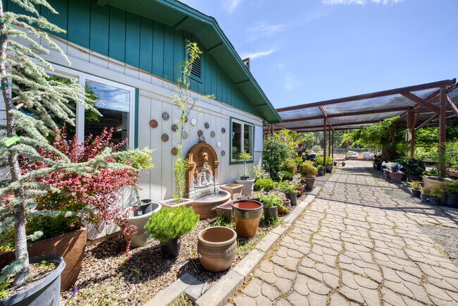 Plus de détails pour 3360 Old Highway 53, Clearlake, CA - Commerce de détail à vendre