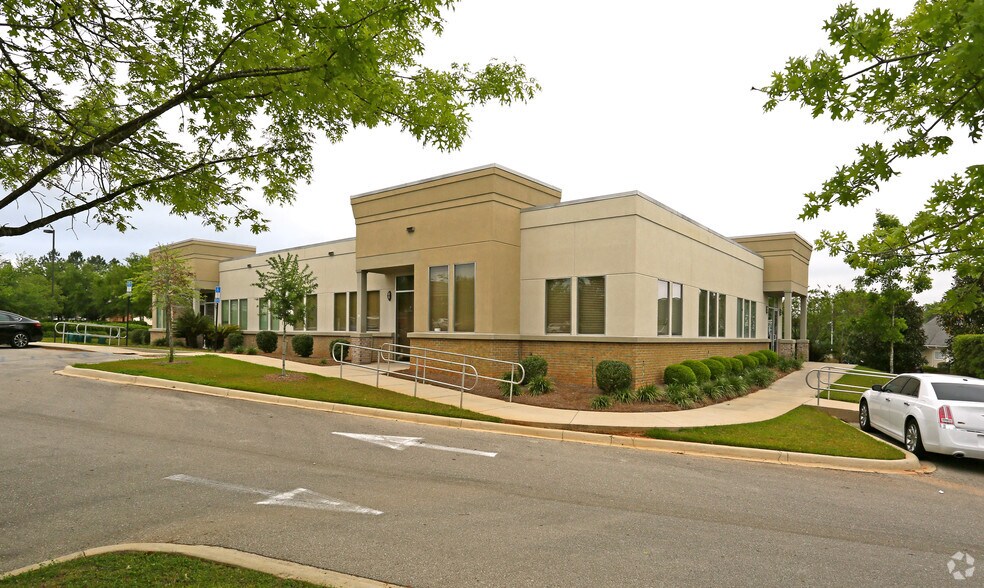 1909 Hillbrooke Trl, Tallahassee, FL à vendre - Photo du bâtiment - Image 2 de 33