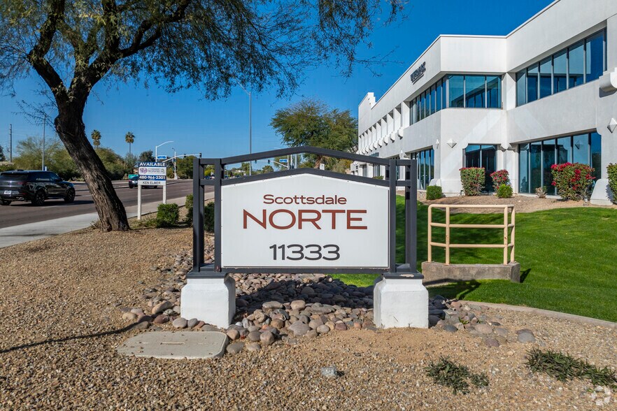 11333 N Scottsdale Rd, Scottsdale, AZ à louer - Photo du bâtiment - Image 2 de 6
