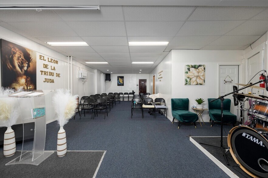 1928 S Park Ave, Buffalo, NY for lease - Building Photo - Image 2 of 26