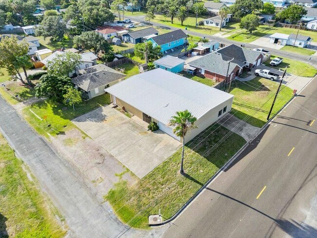 Plus de détails pour 724 Rowan St, Rockport, TX - Bureau à vendre
