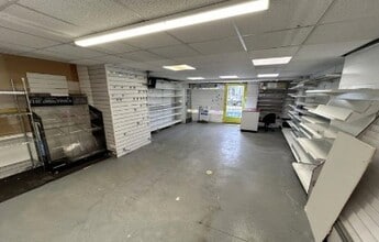 144 King Edwards Dr, Harrogate for lease Interior Photo- Image 2 of 6