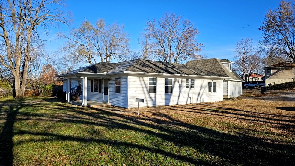 1213 S Maguire St, Warrensburg, MO à vendre - Photo principale - Image 1 de 1