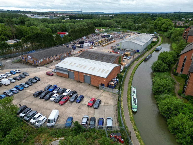 The Wharf, Leighton Buzzard for lease - Aerial - Image 3 of 3