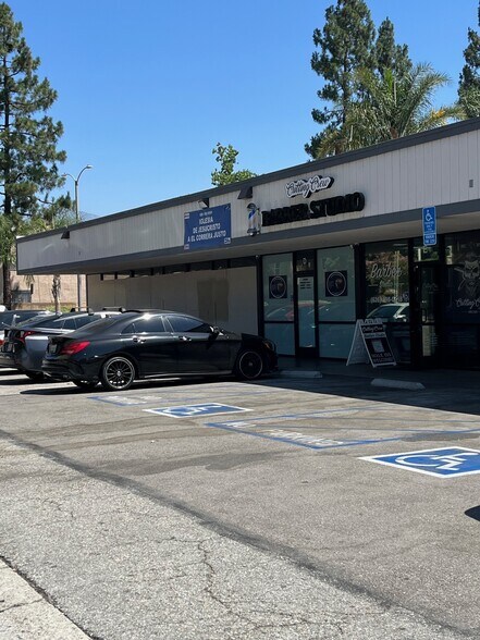13414 Ramona Blvd, Baldwin Park, CA à louer - Photo du bâtiment - Image 2 de 14
