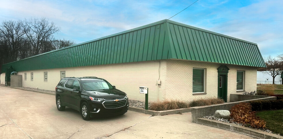 23690 Telegraph Rd, Southfield, MI for lease - Building Photo - Image 3 of 8