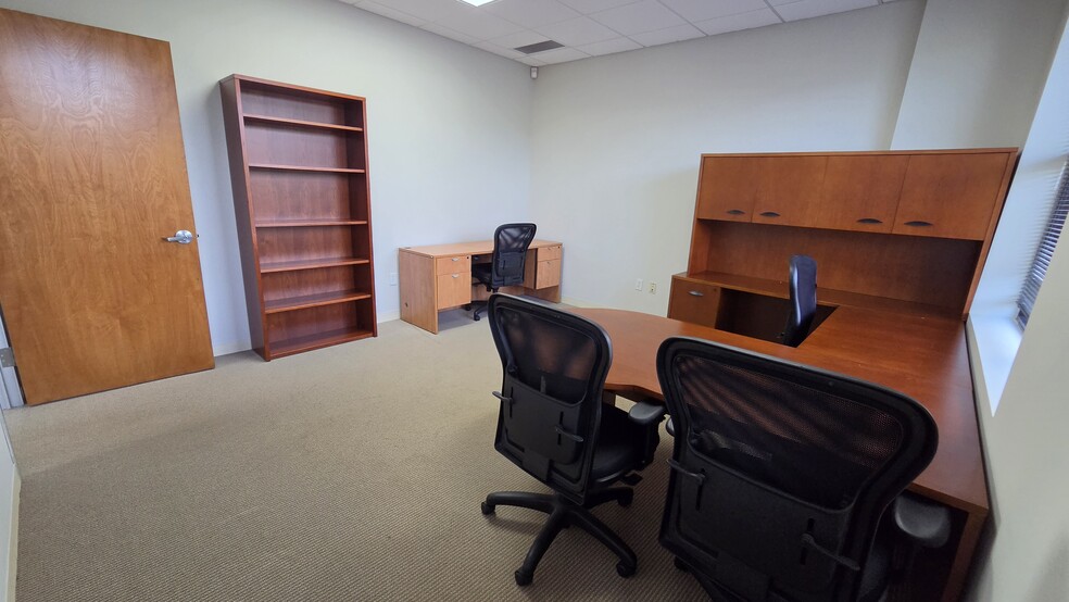 1880 W Oak Pky, Marietta, GA for lease - Building Photo - Image 3 of 19