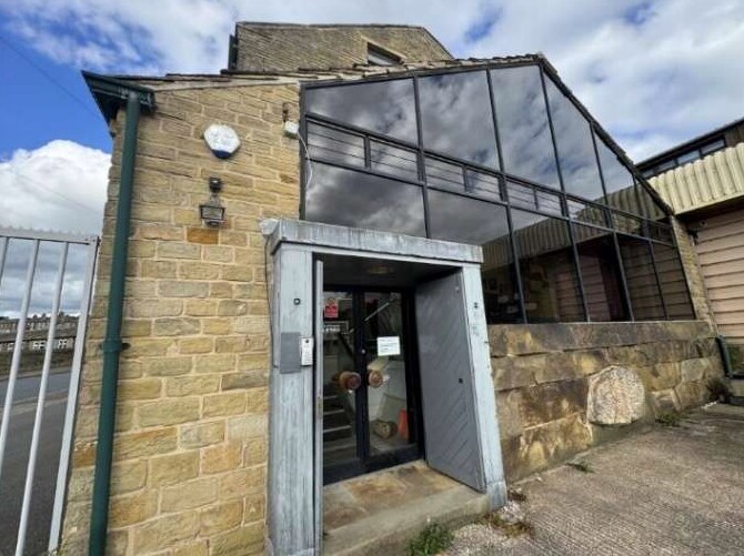 Tanyard Rd, Huddersfield à louer - Photo du bâtiment - Image 2 de 2