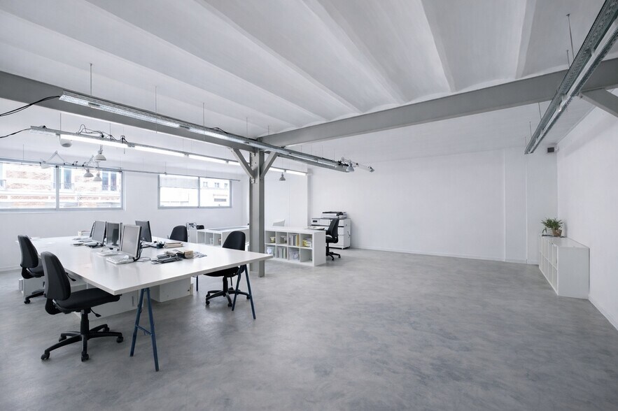 Office in Paris for lease - Interior Photo - Image 1 of 5