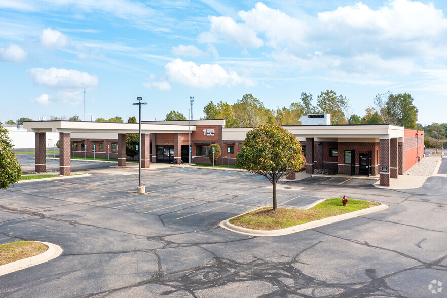 1051 S Telegraph Rd, Monroe, MI for lease - Building Photo - Image 1 of 5