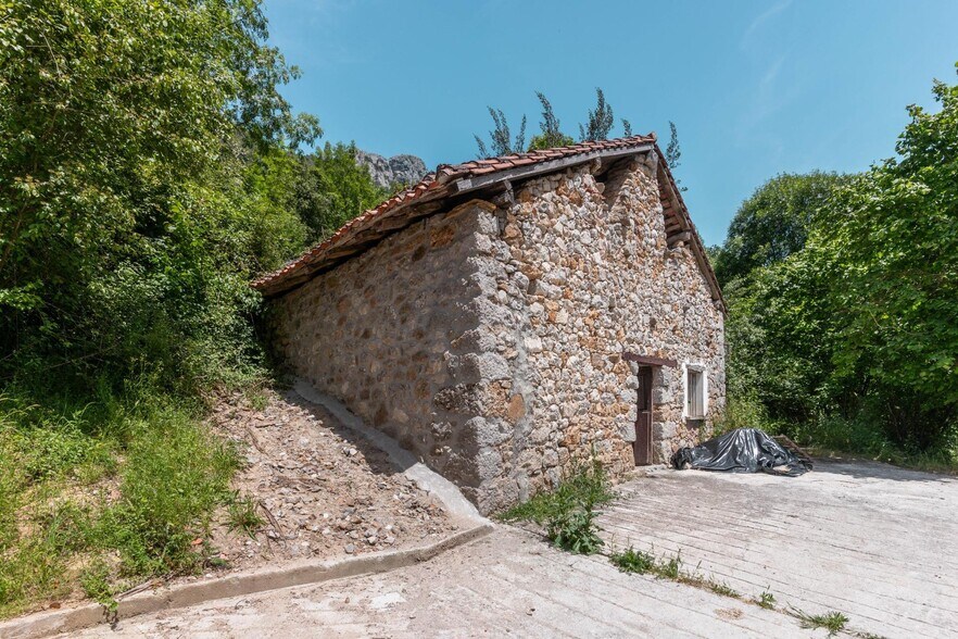 Ruenes, 440, Peñamellera Alta, Asturias for sale - Building Photo - Image 2 of 31