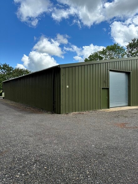 Manor Farm Rd, Buckingham à louer - Photo du bâtiment - Image 2 de 2