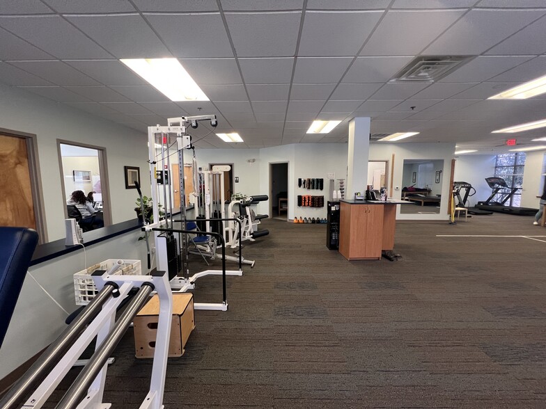 780 W Lincoln Hwy, Exton, PA for lease - Interior Photo - Image 3 of 5