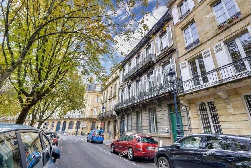Office in Bordeaux for lease - Building Photo - Image 1 of 9