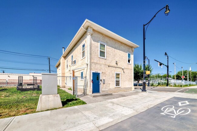 Plus de détails pour 10732 96 St NW, Edmonton, AB - Multi-résidentiel à vendre