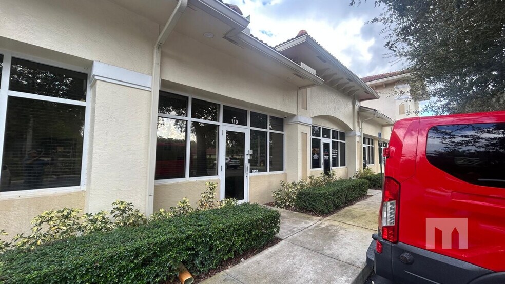 9710 Stirling Rd, Cooper City, FL à vendre - Photo du bâtiment - Image 3 de 8