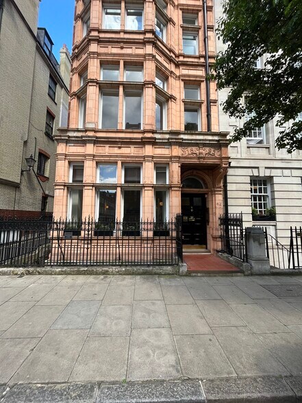 42 Harley St, Londres à louer - Photo du bâtiment - Image 3 de 4