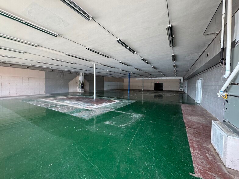 715 W Walnut St, Rogers, AR à vendre - Photo intérieure - Image 3 de 6