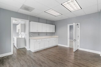 138-140 W Washington St, Hagerstown, MD for lease Interior Photo- Image 2 of 13