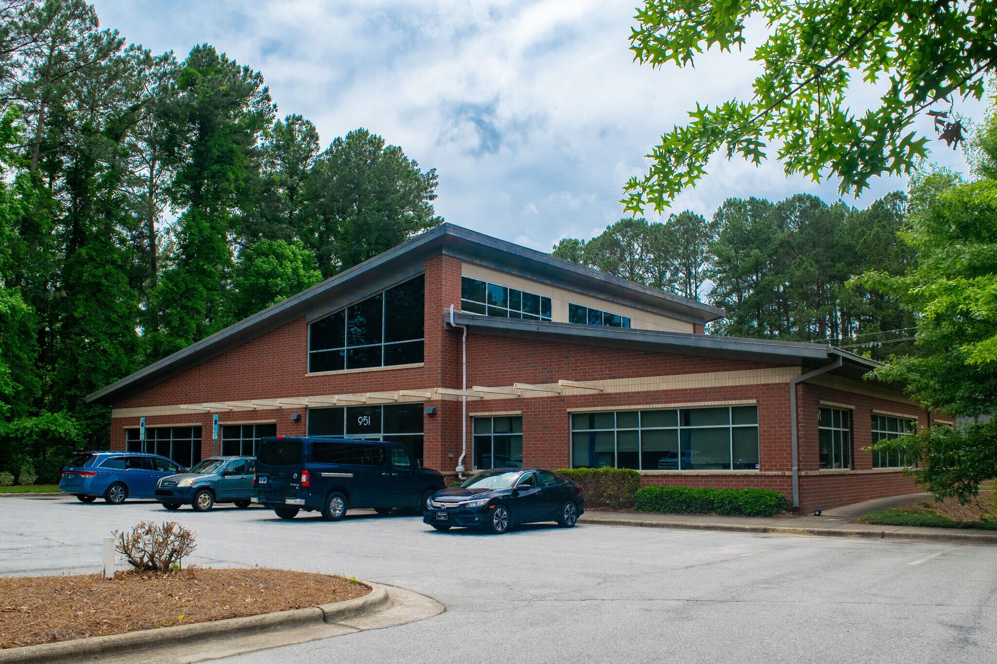 951 Heather Park Dr, Garner, NC for lease Building Photo- Image 1 of 34