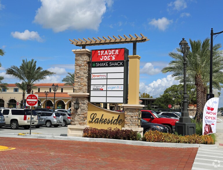 111 N Orlando Ave, Winter Park, FL à louer - Photo du bâtiment - Image 2 de 4