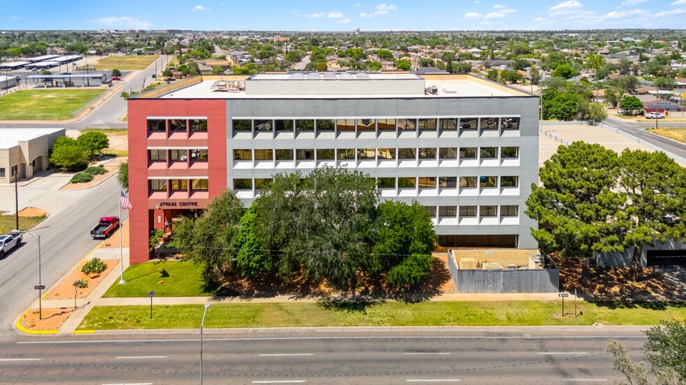 110 W Louisiana St, Midland, TX à louer - Photo du bâtiment - Image 1 de 14