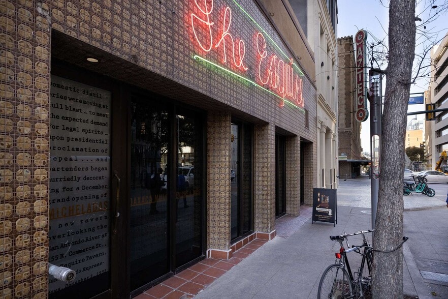 151 E Commerce St, San Antonio, TX for sale - Building Photo - Image 2 of 7