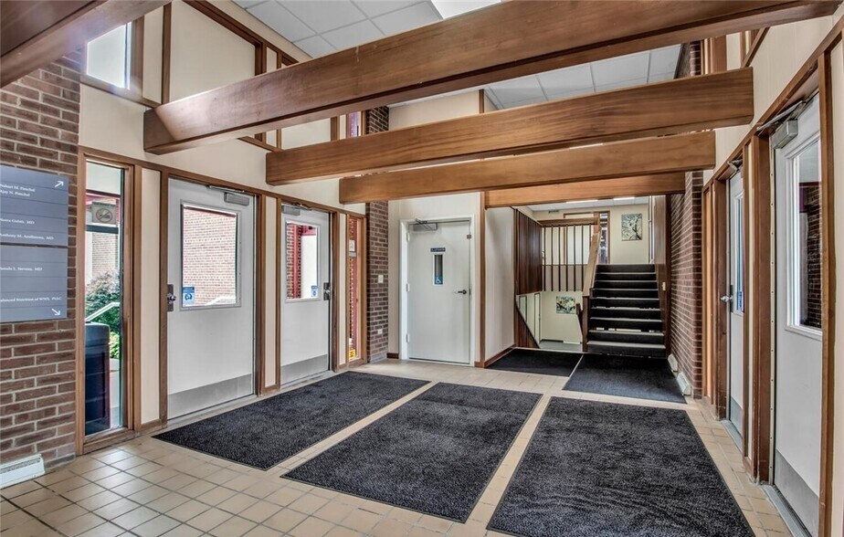 350 Alberta Dr, Amherst, NY à vendre - Photo du bâtiment - Image 3 de 5