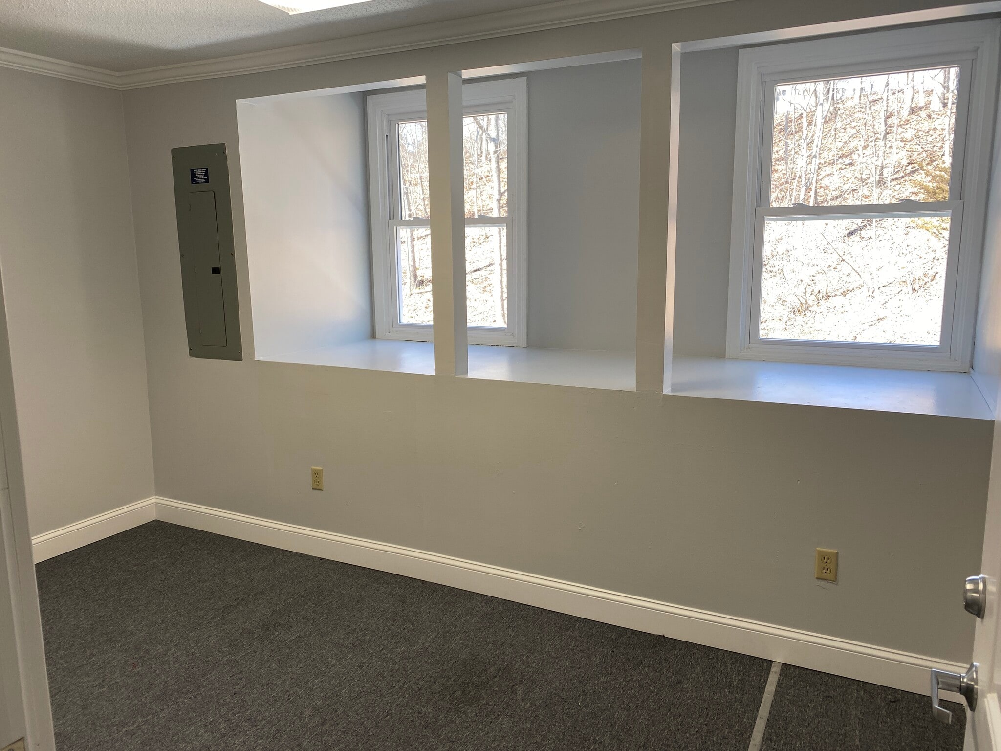 95-127 Fenn Rd, Newington, CT for lease Interior Photo- Image 1 of 3